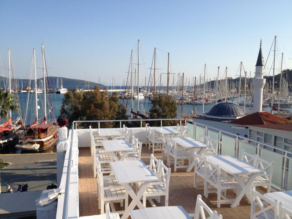 Akkan Hotel Marina (Adults Only) Bodrum Exterior photo